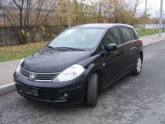 2008 Nissan Tiida Pictures