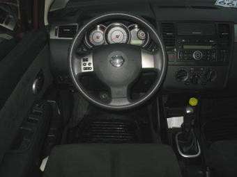 2008 Nissan Tiida Photos
