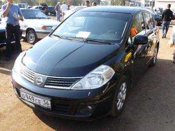 2008 Nissan Tiida Pictures