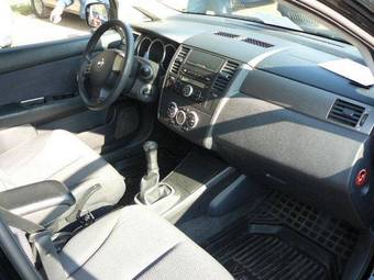 2008 Nissan Tiida Pictures