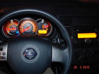 2008 Nissan Tiida Photos