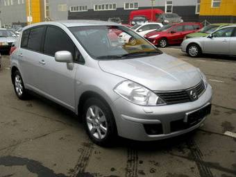 2008 Nissan Tiida Pictures