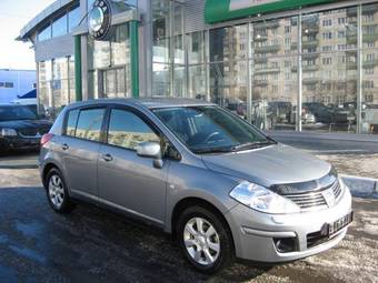 2008 Nissan Tiida Images