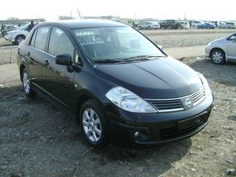 2008 Nissan Tiida Pictures