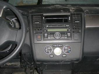 2008 Nissan Tiida Images