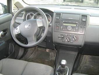 2008 Nissan Tiida Photos