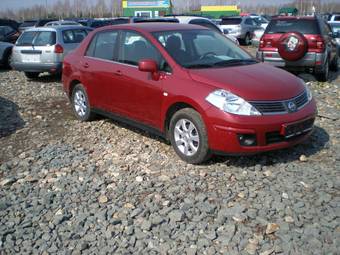 2008 Nissan Tiida Pictures