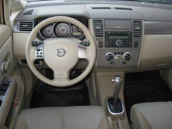 2008 Nissan Tiida Pictures