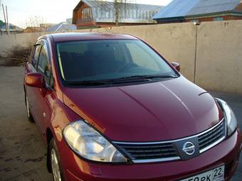 2008 Nissan Tiida Pictures