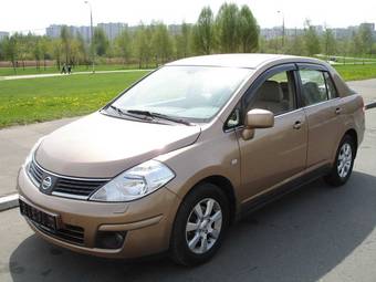 2008 Nissan Tiida Pictures