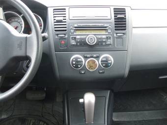 2008 Nissan Tiida Photos