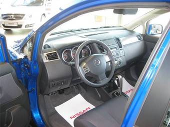 2009 Nissan Tiida Photos