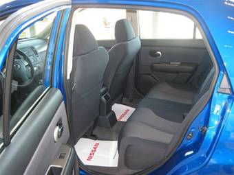 2009 Nissan Tiida Photos