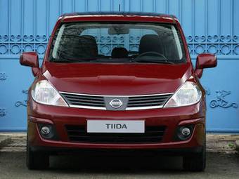 2009 Nissan Tiida Pictures