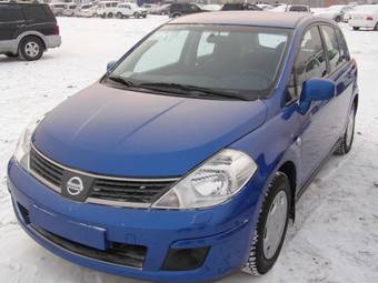 2009 Nissan Tiida Pictures