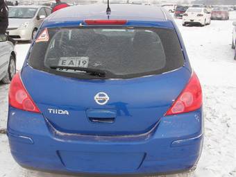 2009 Nissan Tiida Photos