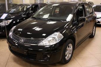 2009 Nissan Tiida Images