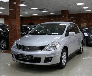 2009 Nissan Tiida Images