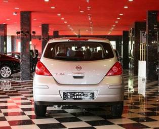 2009 Nissan Tiida Images