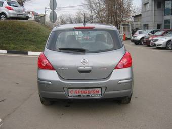 2010 Nissan Tiida Photos