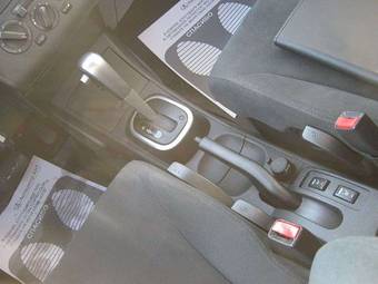 2010 Nissan Tiida Pics