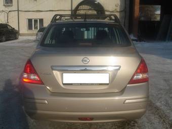 2010 Nissan Tiida Pics