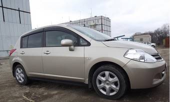 2010 Nissan Tiida Pictures