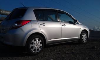 2011 Nissan Tiida Pictures