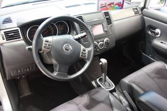 2011 Nissan Tiida Pictures