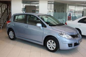 2011 Nissan Tiida Pictures