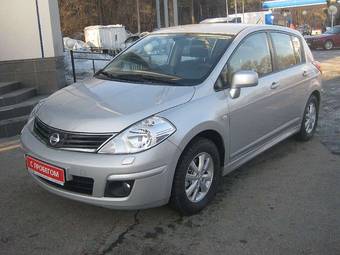 2011 Nissan Tiida Photos