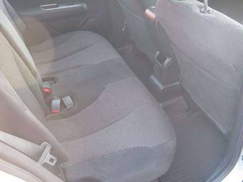 2011 Nissan Tiida Pictures