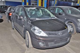 2011 Nissan Tiida Pictures