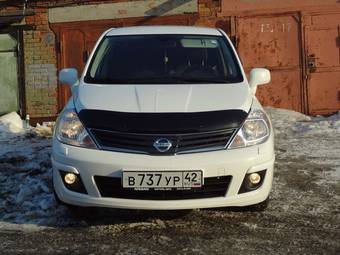 2011 Nissan Tiida Photos