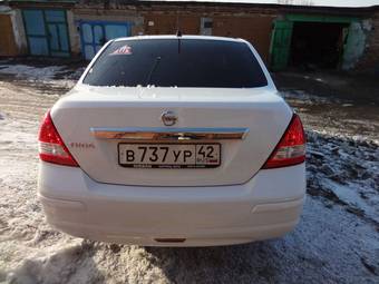 2011 Nissan Tiida Photos