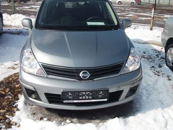 2011 Nissan Tiida Photos