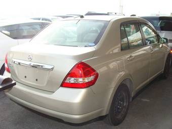 2002 Nissan Tiida Latio Photos