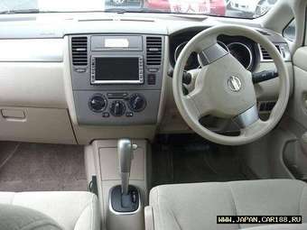 2004 Nissan Tiida Latio Pictures