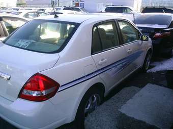 2004 Nissan Tiida Latio Pictures