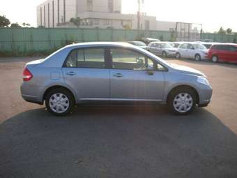 2004 Nissan Tiida Latio Images