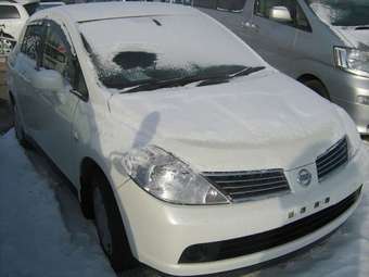 2004 Nissan Tiida Latio Photos