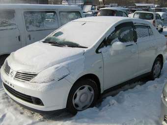 2004 Nissan Tiida Latio Pictures