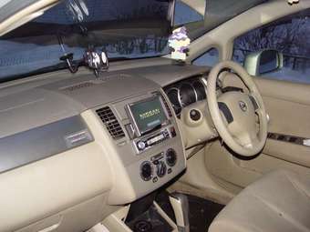 2004 Nissan Tiida Latio Photos