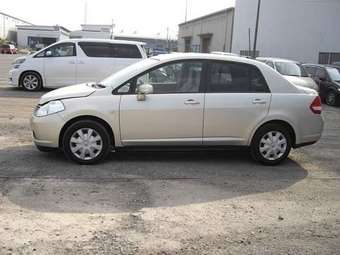 2004 Nissan Tiida Latio Photos