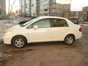 2004 Nissan Tiida Latio Photos