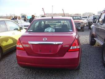 2004 Nissan Tiida Latio Pictures