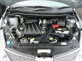 2004 Nissan Tiida Latio Wallpapers