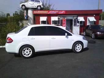 2004 Nissan Tiida Latio Pics