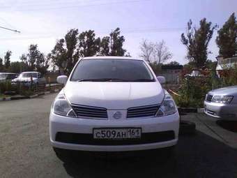 2004 Nissan Tiida Latio Photos