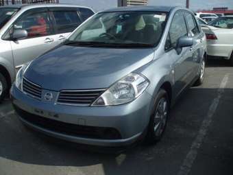 2004 Nissan Tiida Latio Images